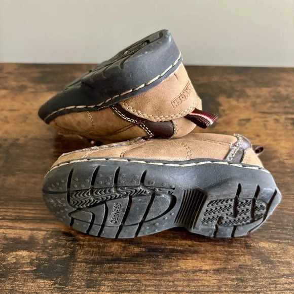 Oshkosh|‎ Boys Infant/Baby Brown  Leather Slip-On Loafers Shoes Size 6M - Picture 4 of 4